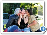 Vetio, Marcia e a filha Millen comemorando seus 15 anos